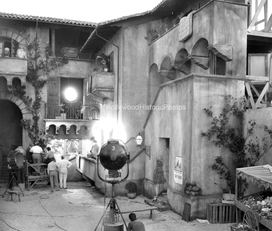 Columbia Ranch 1935 Interior film set wm.jpg